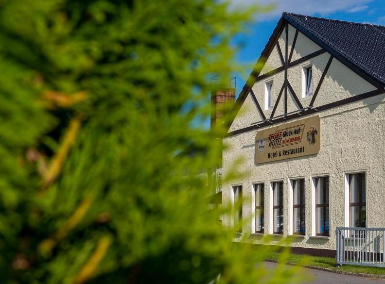 Sporthotel Glueck Auf Moenchenfrei Brand-Erbisdorf Bagian luar foto