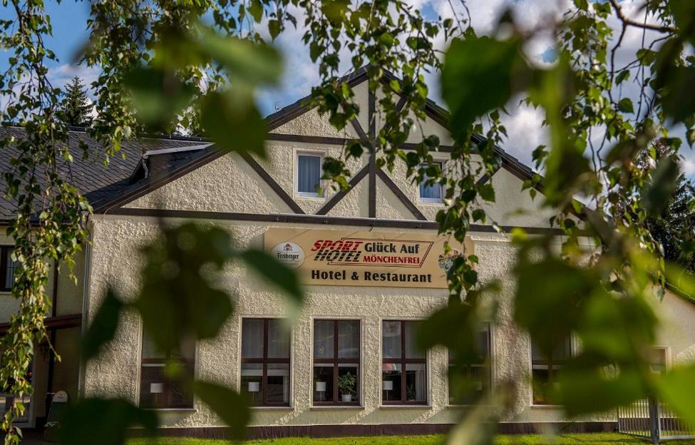 Sporthotel Glueck Auf Moenchenfrei Brand-Erbisdorf Bagian luar foto